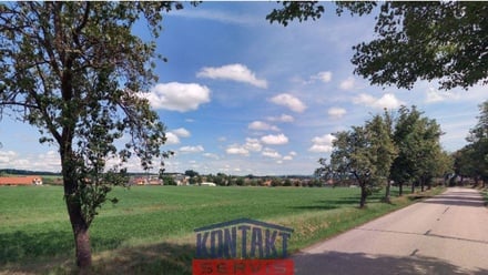 Prodej pole 8 823 m², Litvínovice