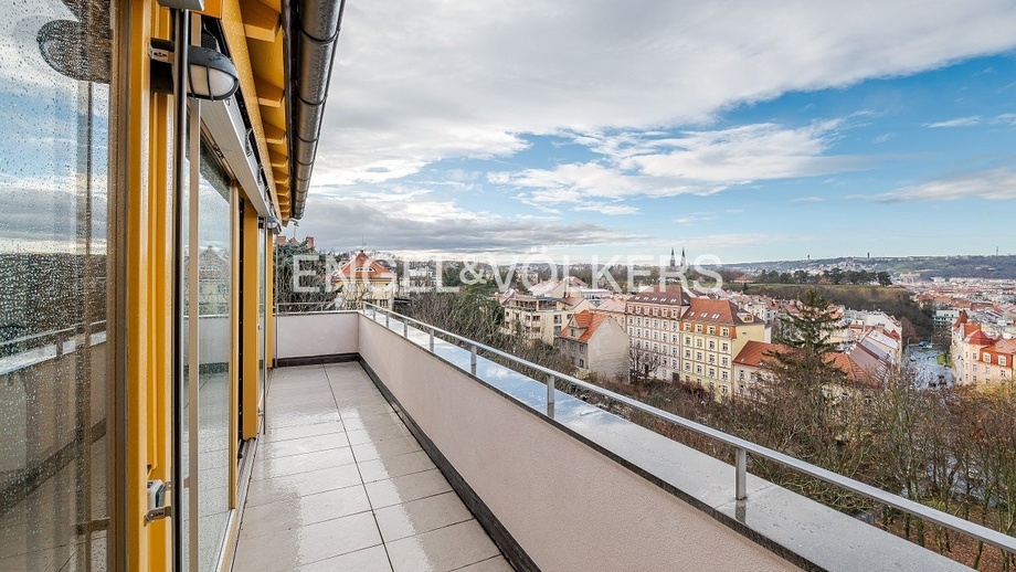 Pronájem bytu s 6 a více pokoji 173 m², Praha - Nusle