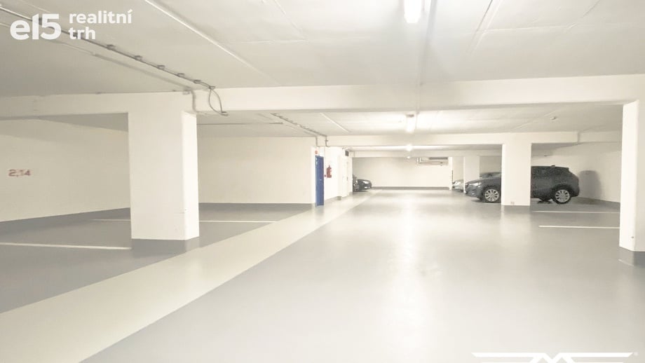 Pronájem garážové stání, 10 m² - Praha - Prosek