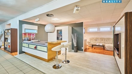 Pronájem obchodního prostoru 327 m², Trutnov - Poříčí