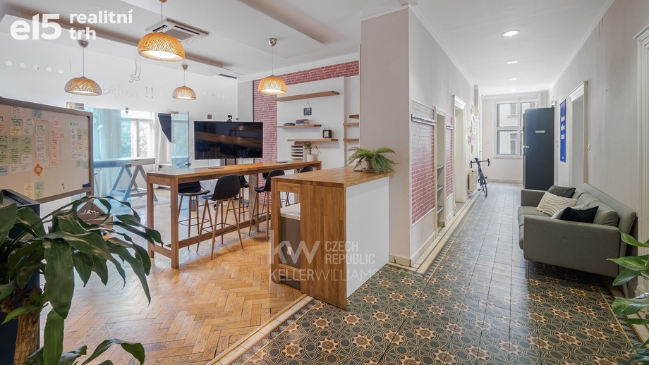 Pronájem kanceláře, 250 m² - Praha - Bubeneč