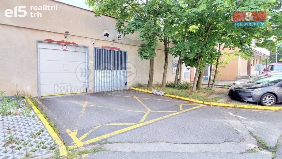 Pronájem garážové stání, 12 m² - Praha - Kamýk