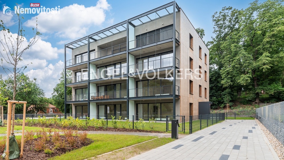 Pronájem garáže 16 m², Praha - Smíchov