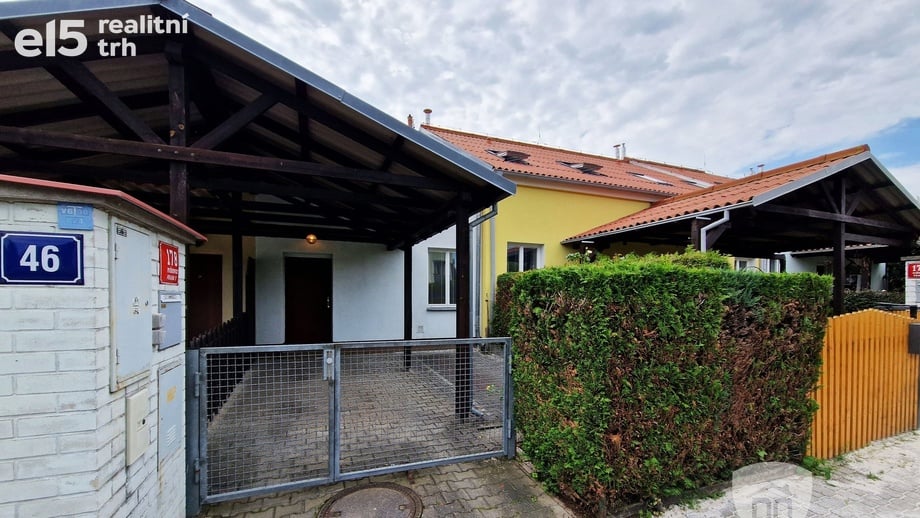Pronájem rodinného domu 100 m², Praha - Miškovice