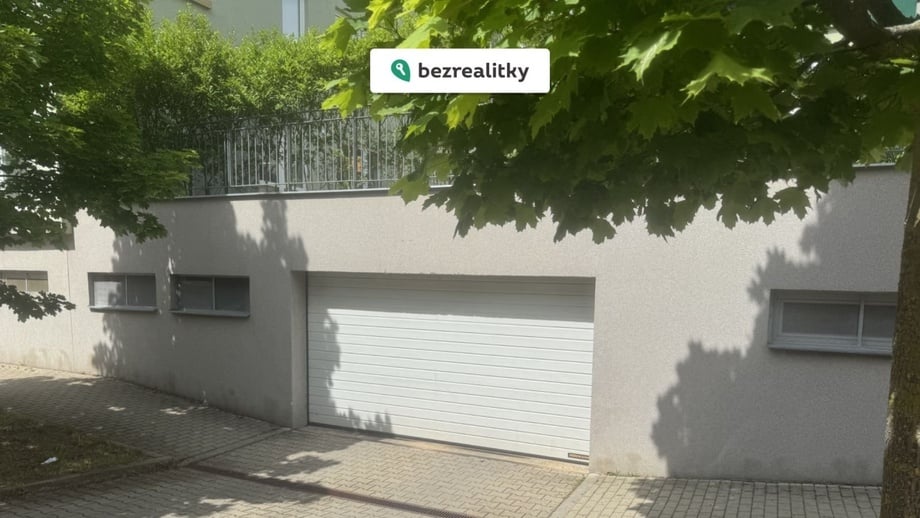 Prodej garáže 14 m², Brno - Bystrc