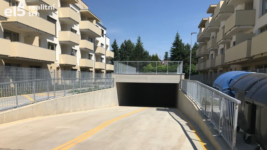 Pronájem garážové stání, 14 m² - Olomouc