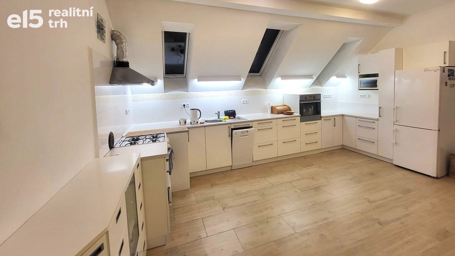 Pronájem byty 3+kk, 82 m² - Černá Hora