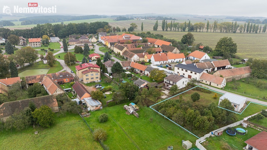 Prodej stavebního pozemku 1 303 m², Radošovice u Českých Budějovic