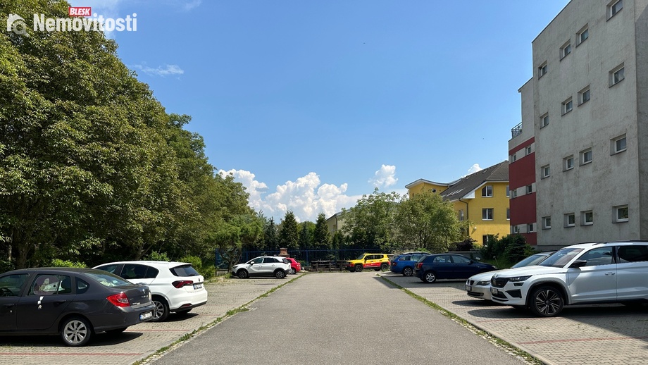 Prodej garážového stání 12 m², Ostopovice