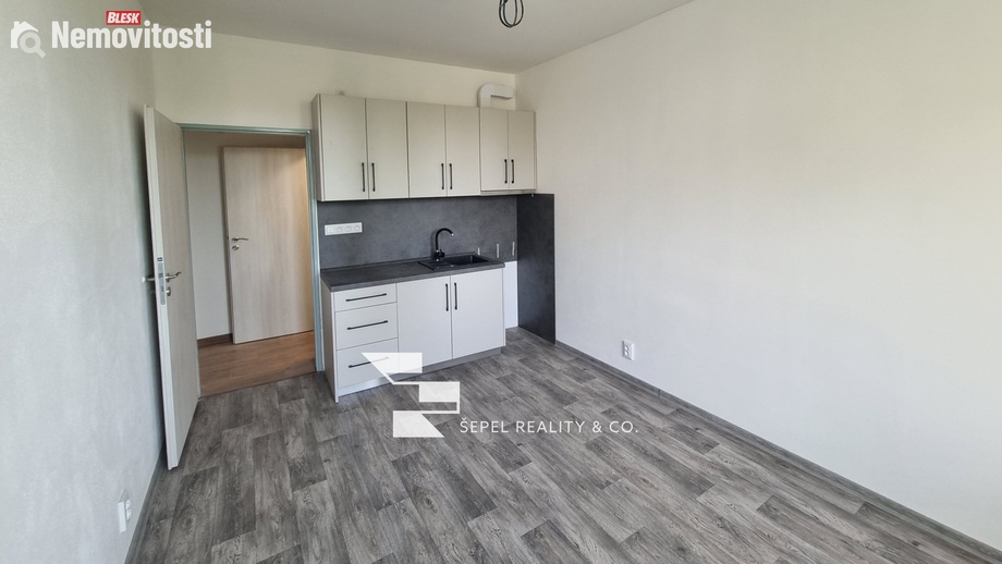 Pronájem bytu 2+kk 50 m², Brno - Židenice