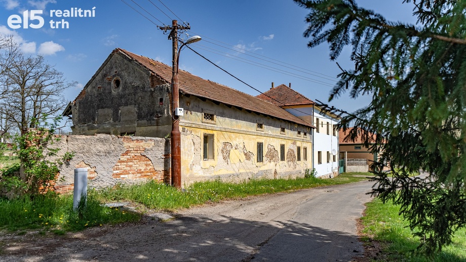 Prodej obchodního prostoru 105 m², Chrášťany - Chotouň