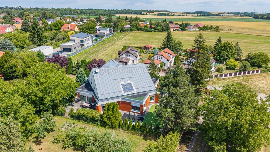 Prodej rodinného domu 350 m², Jirny - Nové Jirny