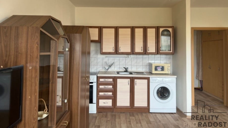 Prodej byty 1+kk, 32 m² - Ústí nad Labem-Neštěmice