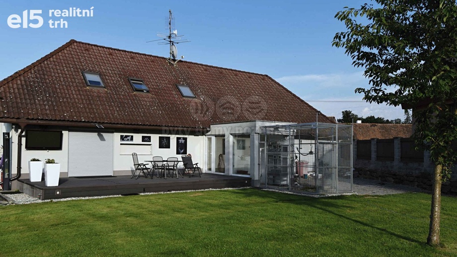 Prodej rodinného domu 657 m², Pracejovice