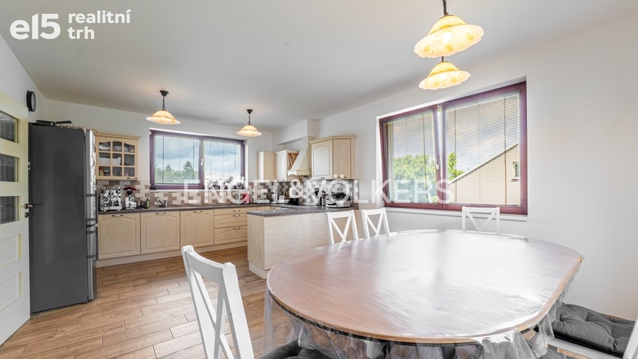 Pronájem rodinné domy, 207 m² - Praha - Suchdol