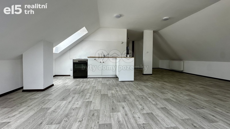 Pronájem byty 2+kk, 85 m² - Mačkov