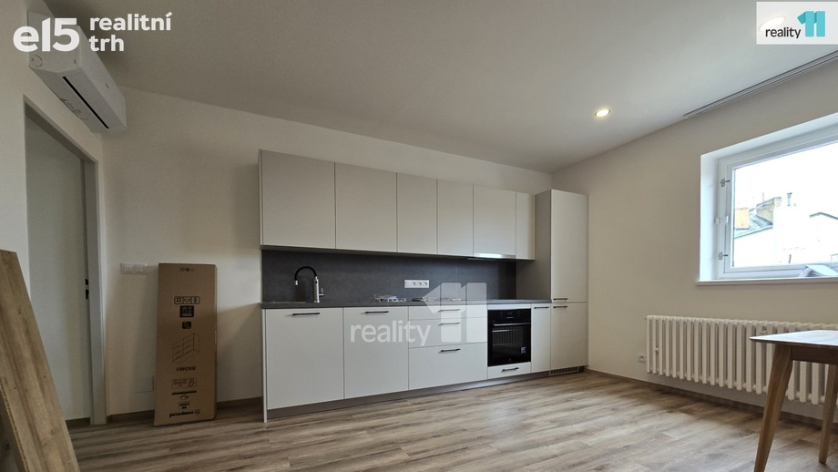 Pronájem byty 2+kk, 55 m² - Praha - Bubeneč