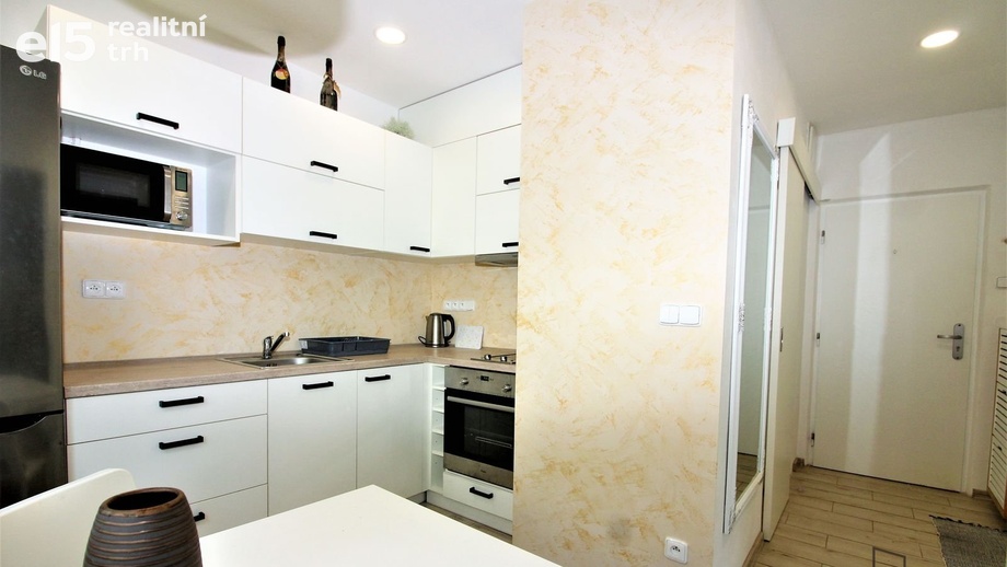 Pronájem byty 1+1, 33 m² - Znojmo