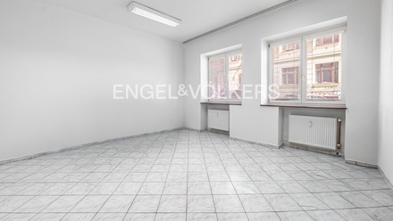 Pronájem kanceláře 165 m², Praha - Holešovice