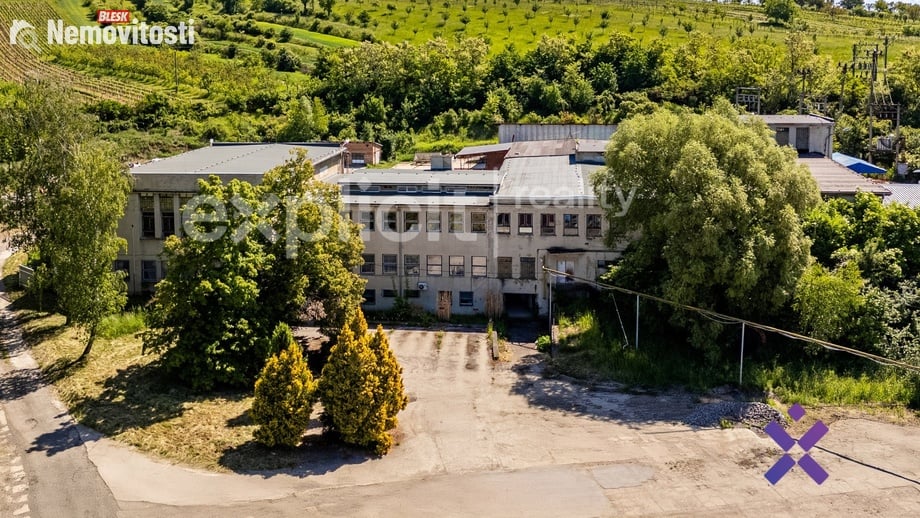 Prodej výrobního prostoru 1 837 m², Šardice