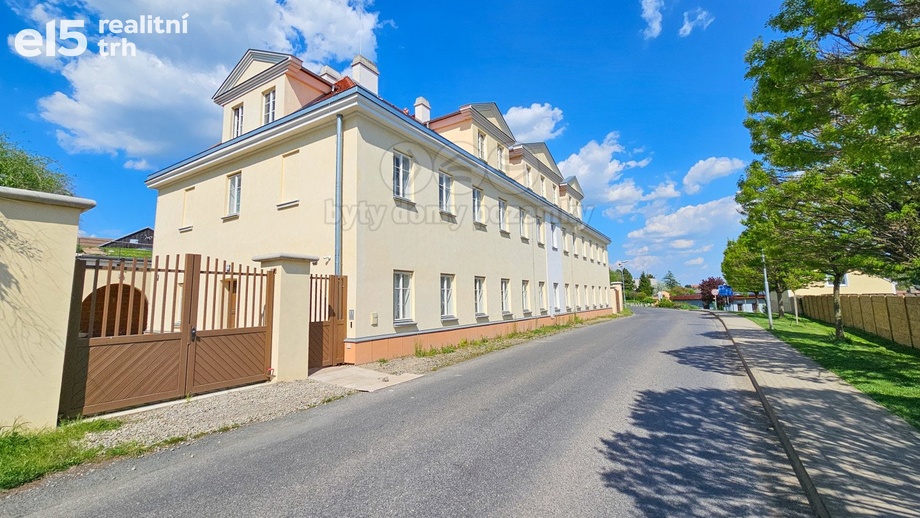 Pronájem byty 2+kk, 40 m² - Studeněves
