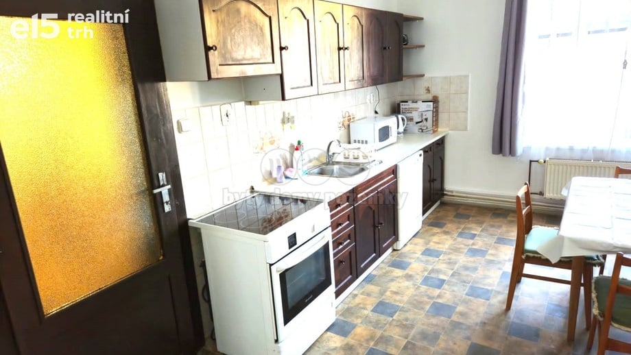 Pronájem byty 2+1, 70 m² - Hostinné