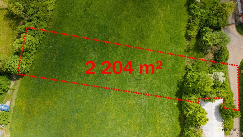 Prodej stavebního pozemku 2 204 m², Holice - Kamenec