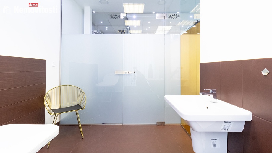 Pronájem obchodního prostoru 10 m², Praha - Karlín