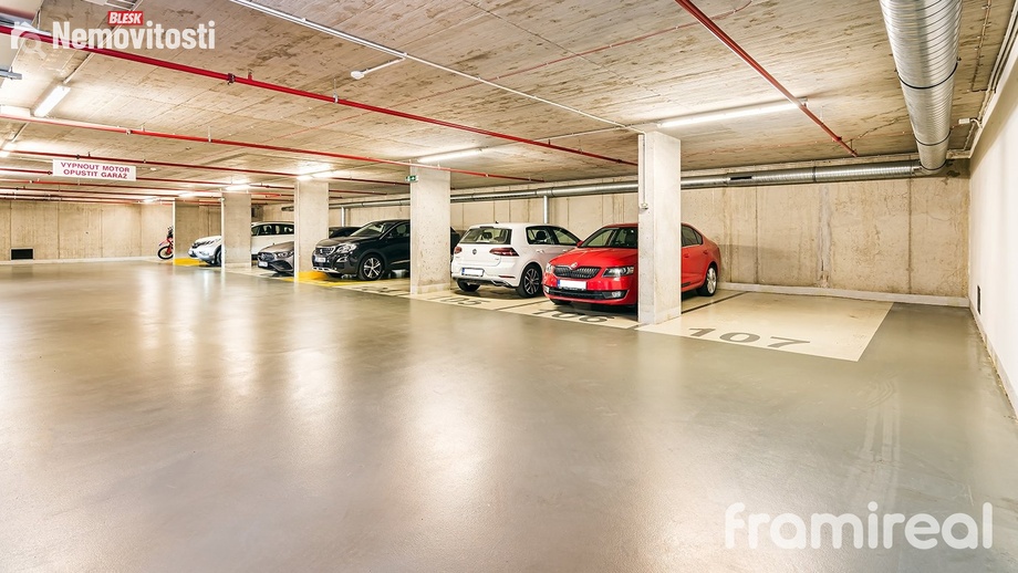 Prodej garážového stání 10 m², Brno - Veveří