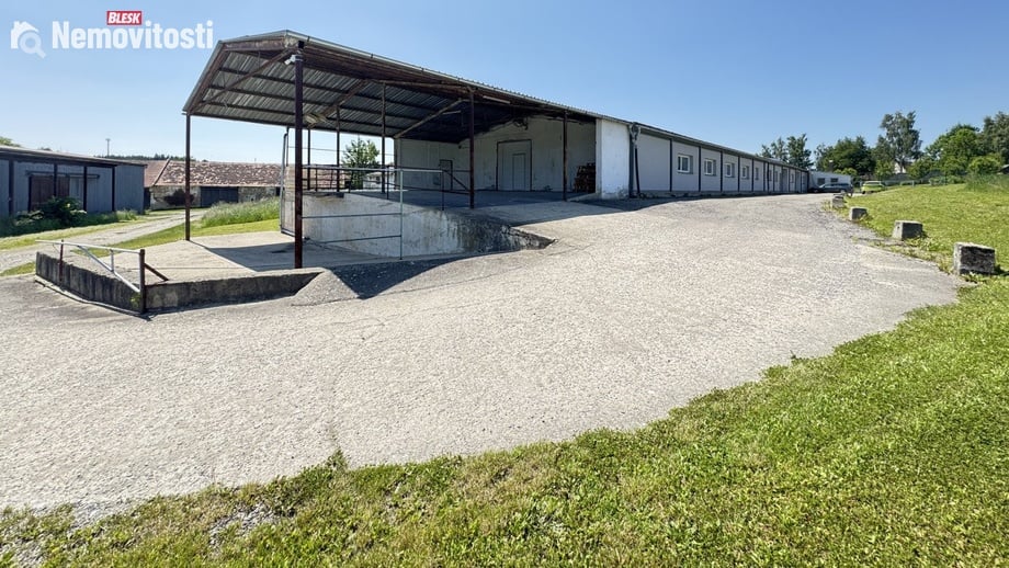 Pronájem skladu 427 m², Zubčice - Markvartice