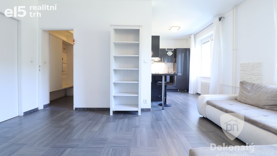 Pronájem byty 2+kk, 55 m² - Praha - Hloubětín