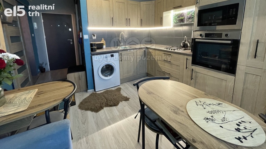 Pronájem byty 2+kk, 39 m² - Karviná - Hranice