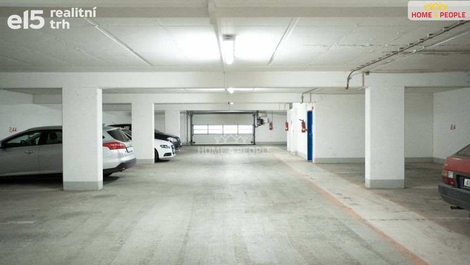 Pronájem garáže, 14 m² - Praha - Prosek
