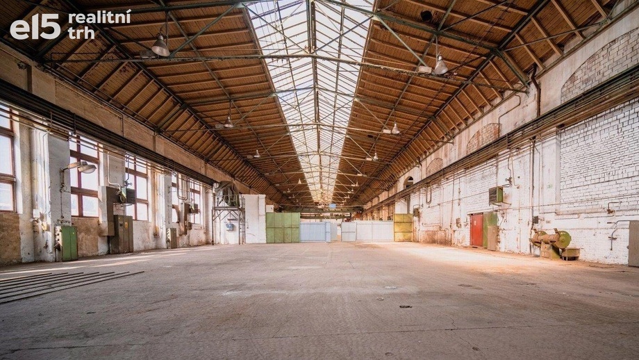 Pronájem sklady, 1 000 m² - Hradec Králové