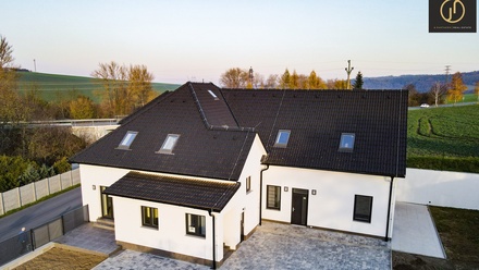 Prodej vícegeneračního domu 360 m², Chyňava