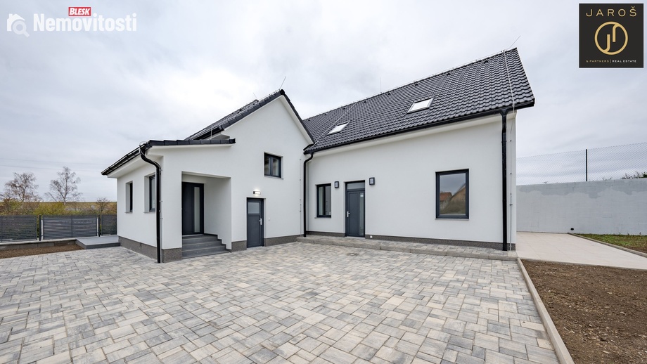 Prodej vícegeneračního domu 360 m², Chyňava