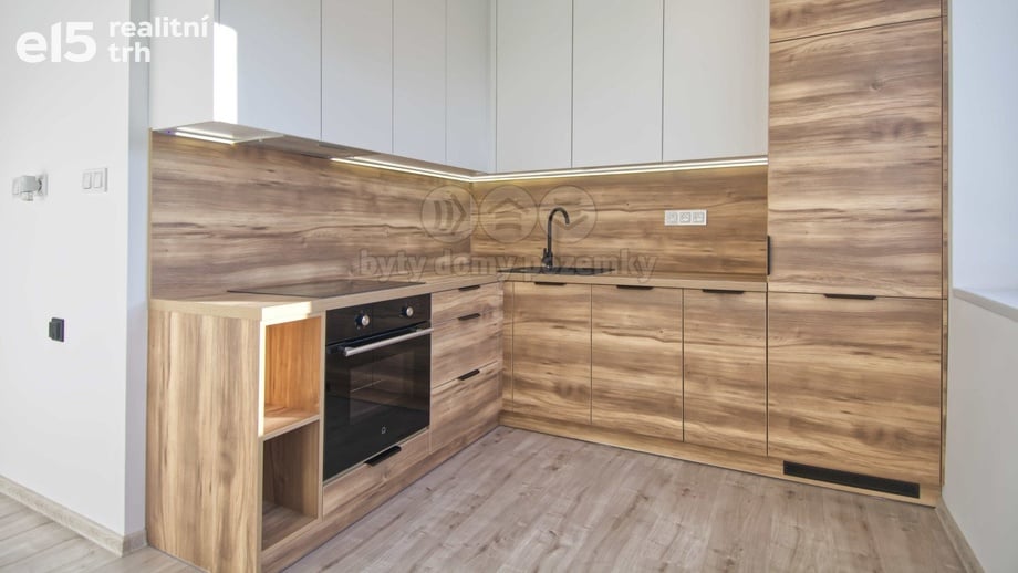Pronájem byty 2+1, 64 m² - Karviná - Nové Město