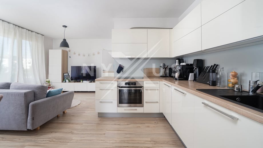 Pronájem byty 2+kk, 48 m² - Praha - Zličín