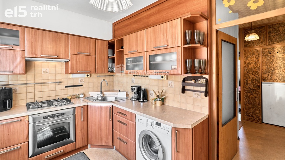 Prodej byty 2+1, 60 m² - Ostrov