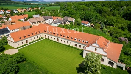 Prodej komerční nemovitosti 5 100 m², Vršovice