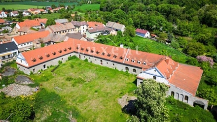 Prodej komerční nemovitosti 5 100 m², Vršovice