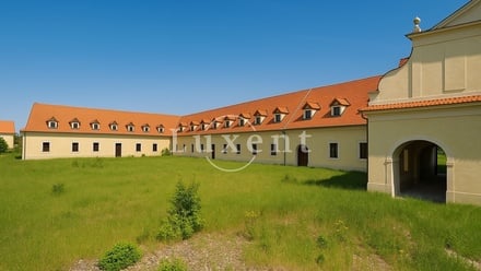 Prodej komerční nemovitosti 5 100 m², Vršovice