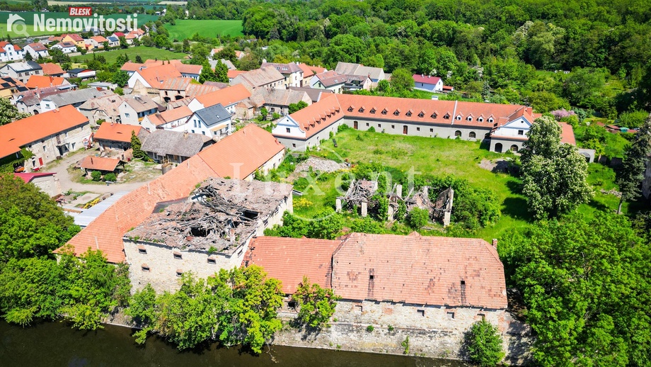 Prodej komerční nemovitosti 5 100 m², Vršovice