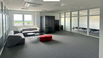 Pronájem kanceláře 258 m², Praha