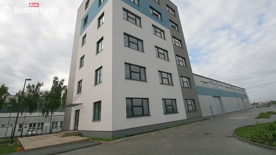 Pronájem kanceláře 258 m², Praha