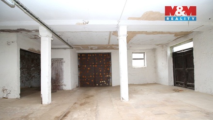 Pronájem skladu 3 652 m², Kratonohy