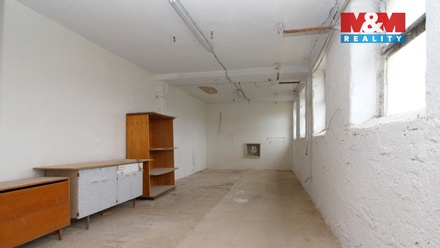 Pronájem skladu 3 652 m², Kratonohy