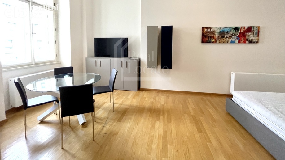 Pronájem byty 1+kk, 52 m² - Praha - Karlín
