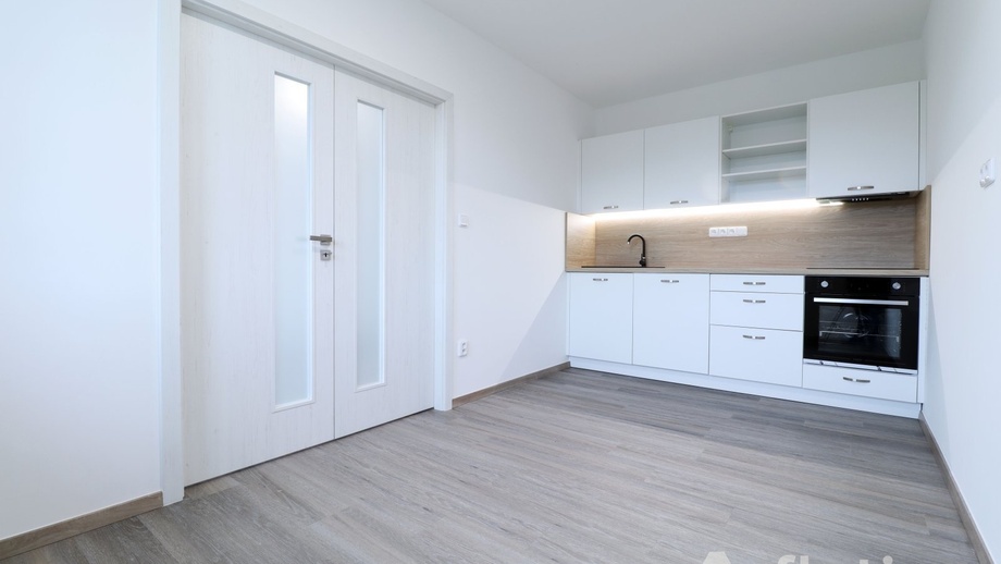 Prodej bytu 3+1 69 m², Praha - Střížkov