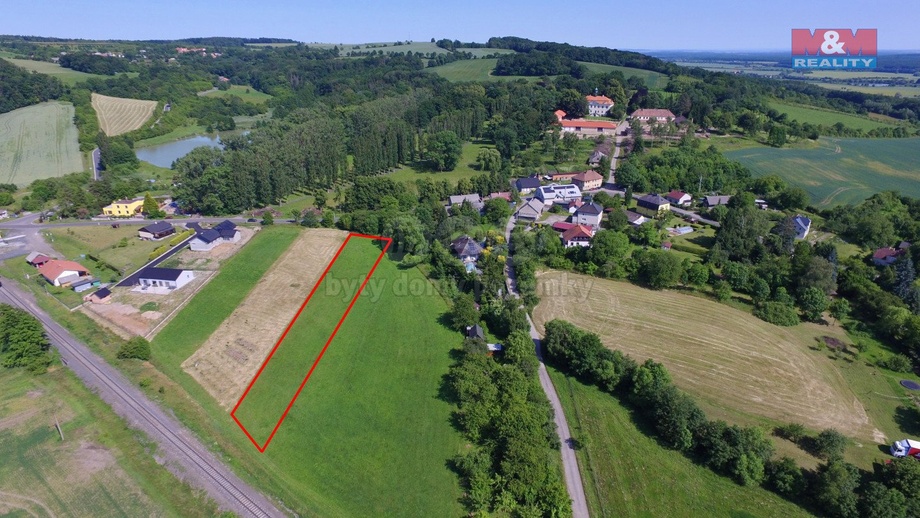 Prodej stavebního pozemku 2 382 m², Domousnice